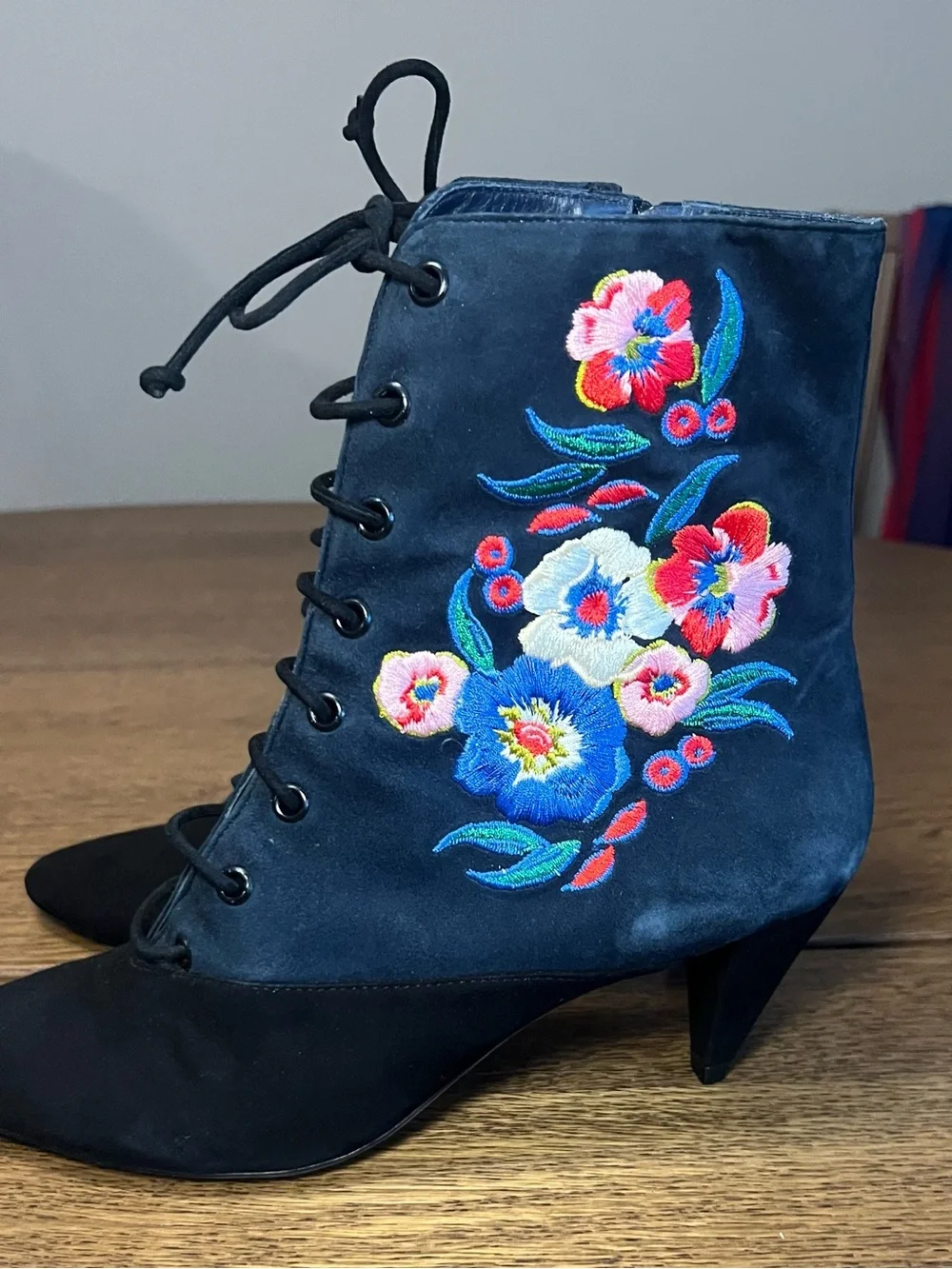 Tory Burch Cassidy Floral Embroidered Lace Up Ankle Booties Navy Black 8.5 M